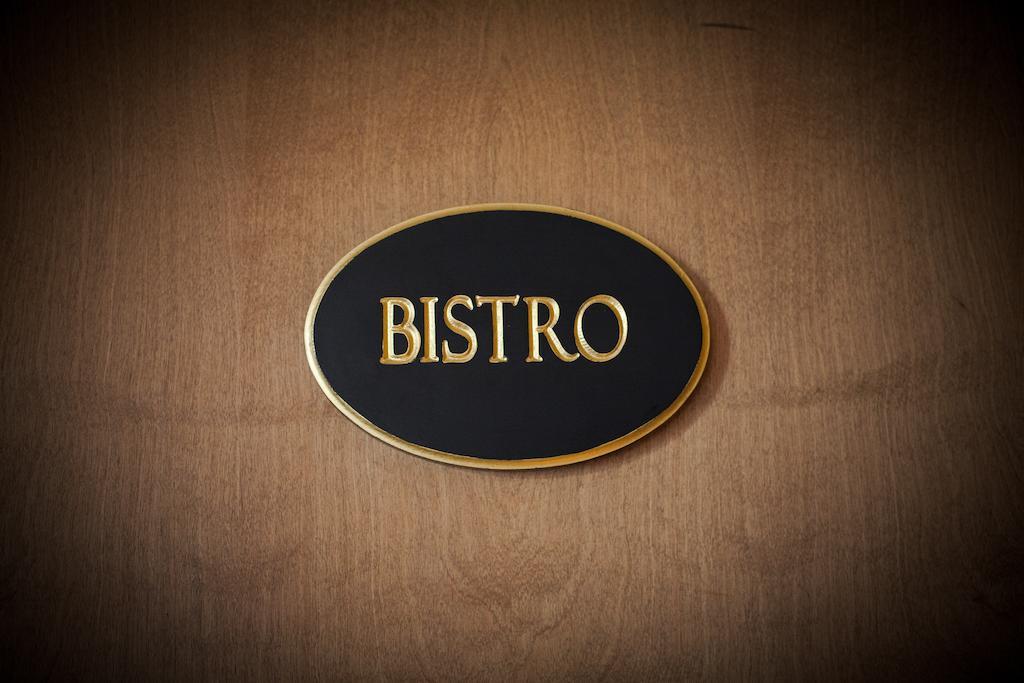 Belfry Inn And Bistro Sandwich Exteriör bild